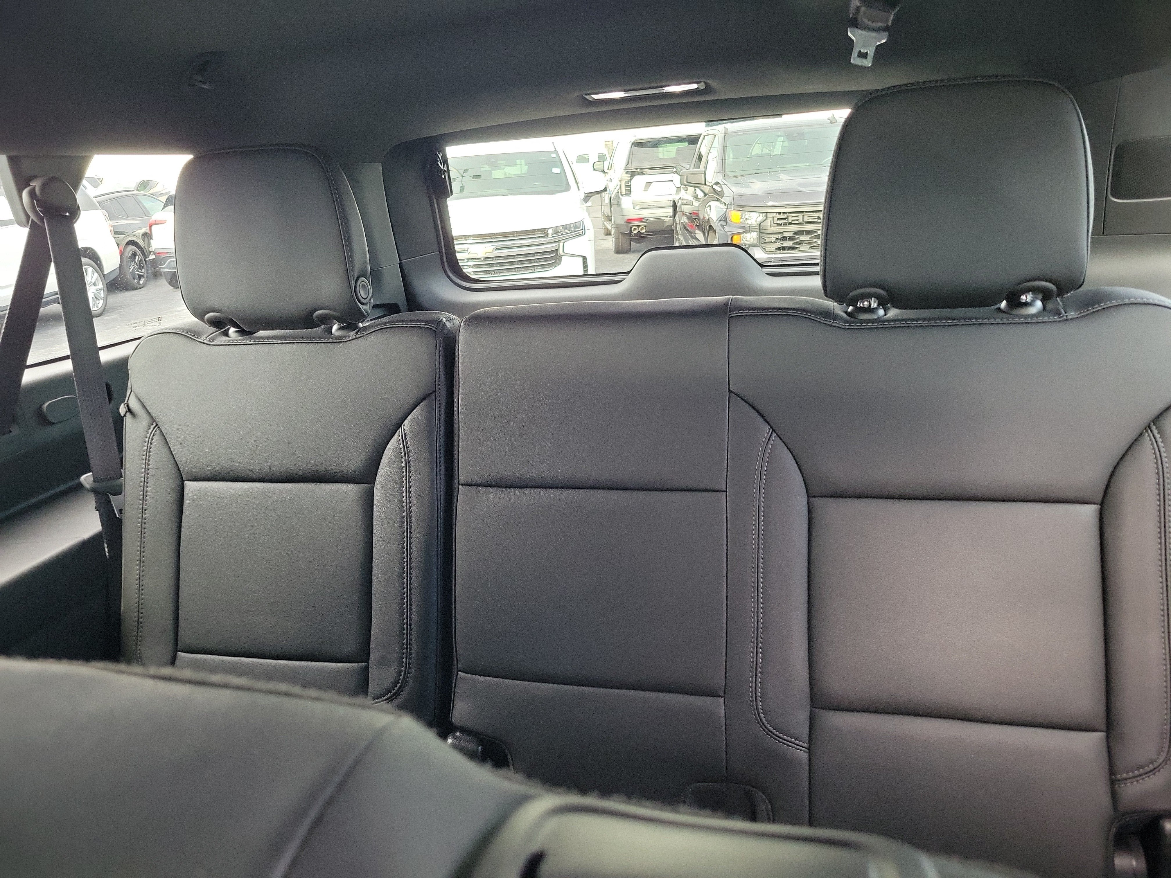Used 2022 Chevrolet Suburban Z71 AWD/4WD image 10