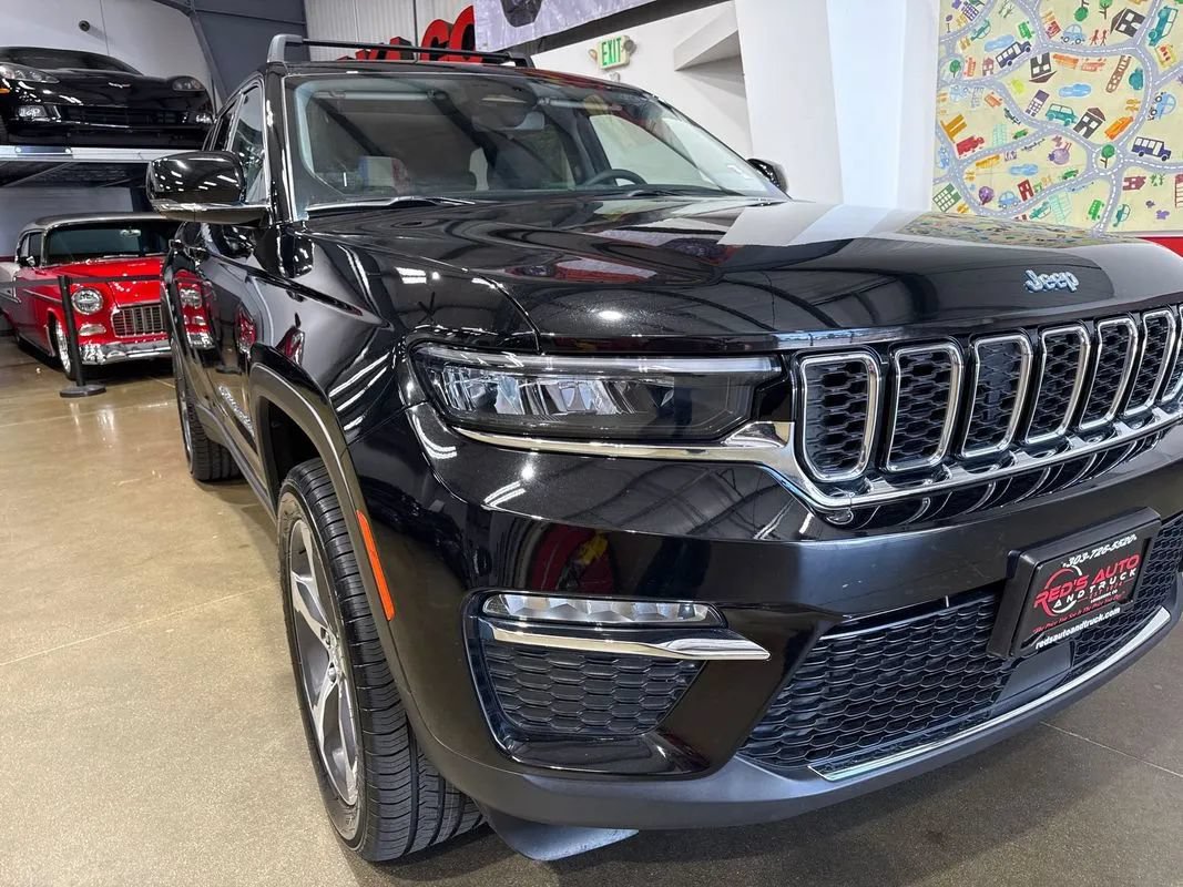Used 2023 Jeep Grand Cherokee 4WD 4xe image 68
