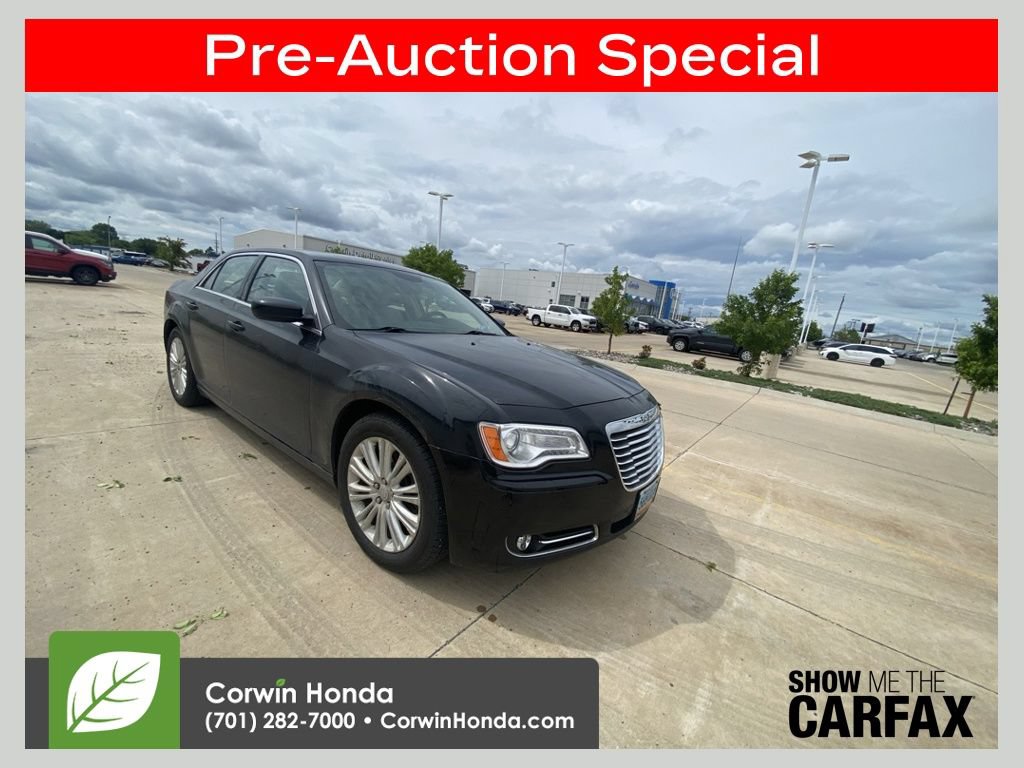Used 2013 Chrysler 300 AWD w/ Driver Convenience Group image 1