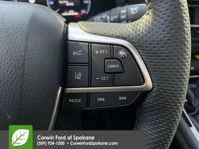 Used 2025 Toyota Sienna Platinum image 29