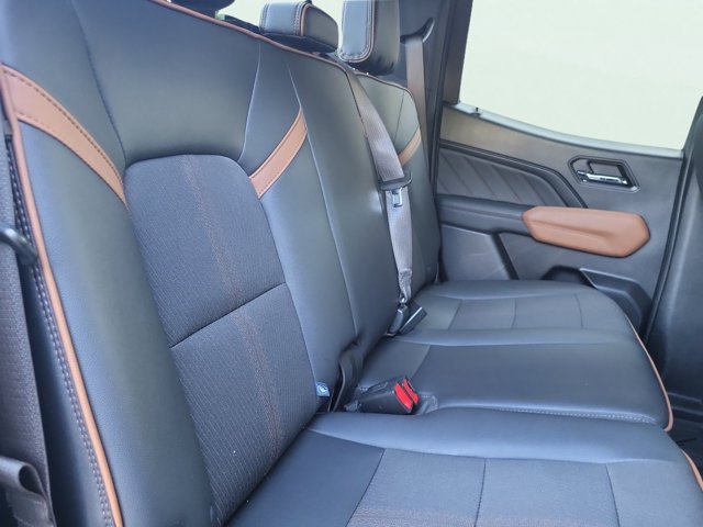 Used 2024 GMC Canyon AT4 w/ Technology Package AWD/4WD image 15