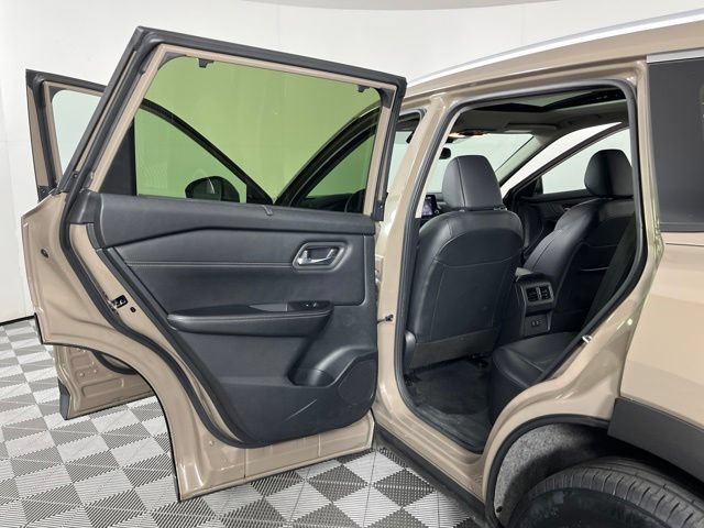 Used 2024 Nissan Rogue SV w/ SV Premium Package AWD/4WD image 42