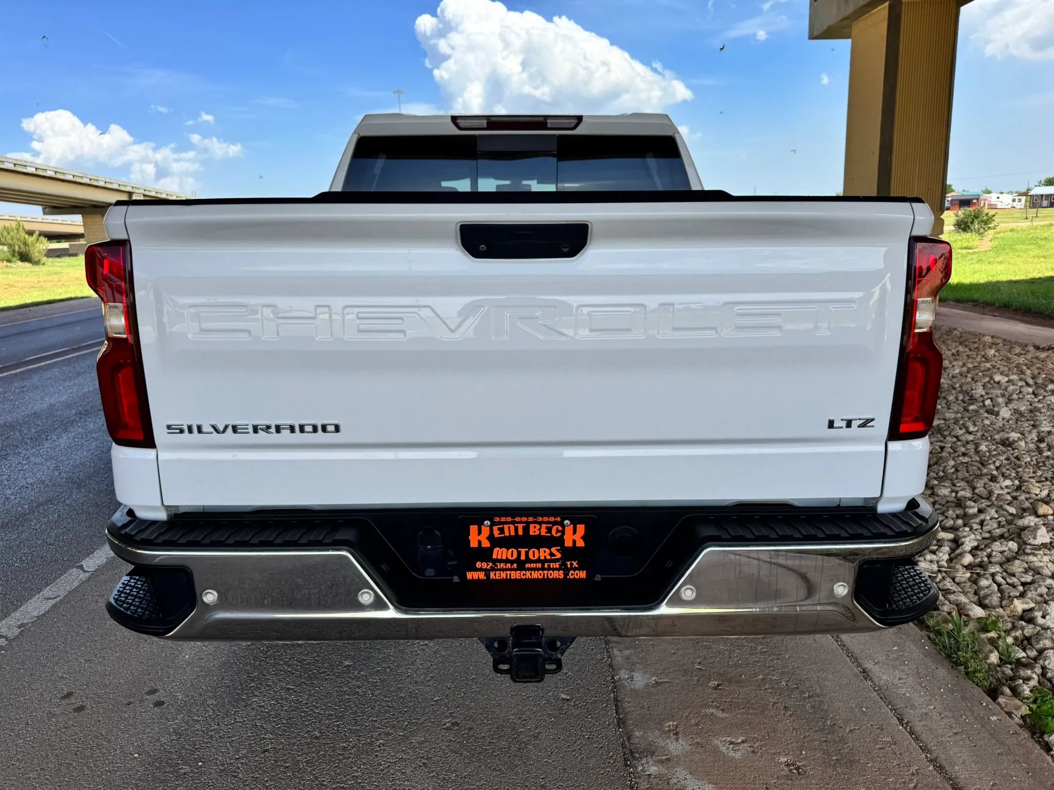 Used 2021 Chevrolet Silverado 1500 LTZ w/ LTZ Convenience Package II AWD/4WD image 4