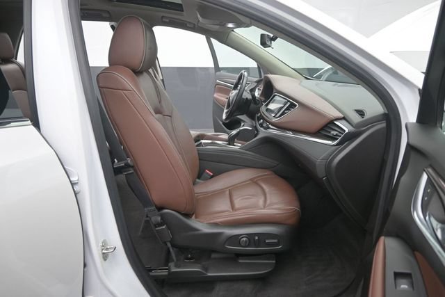 Used 2019 Buick Enclave Avenir w/ Avenir Technology Package AWD/4WD image 20
