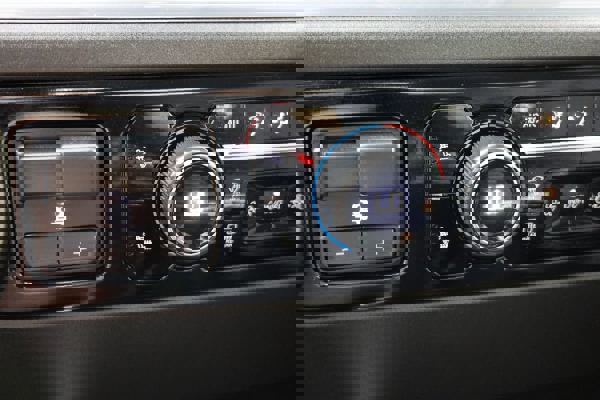 Used 2024 Chevrolet Silverado 1500 RST w/ All Star Edition Plus image 8