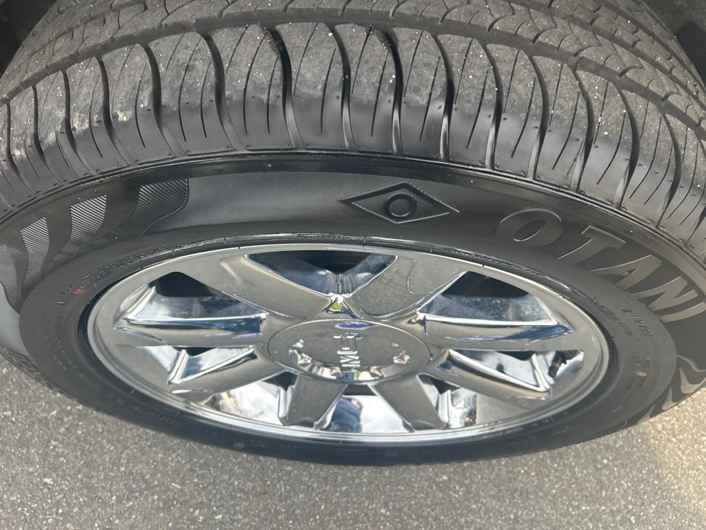Used 2014 GMC Yukon Denali AWD/4WD image 10