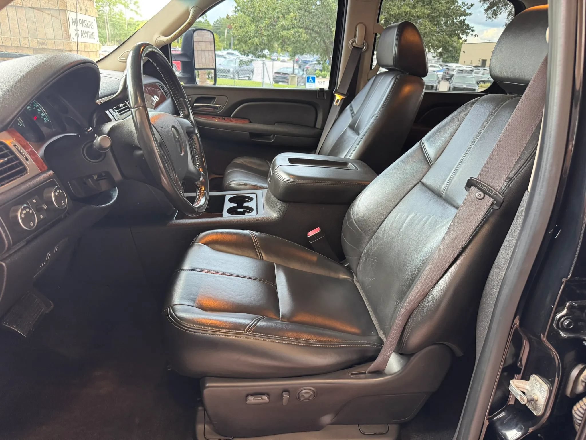 Used 2008 Chevrolet Silverado 3500 LTZ AWD/4WD image 13