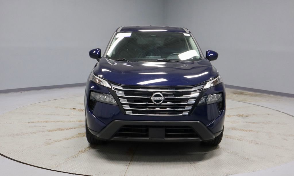 Certified 2025 Nissan Rogue SV FWD image 5