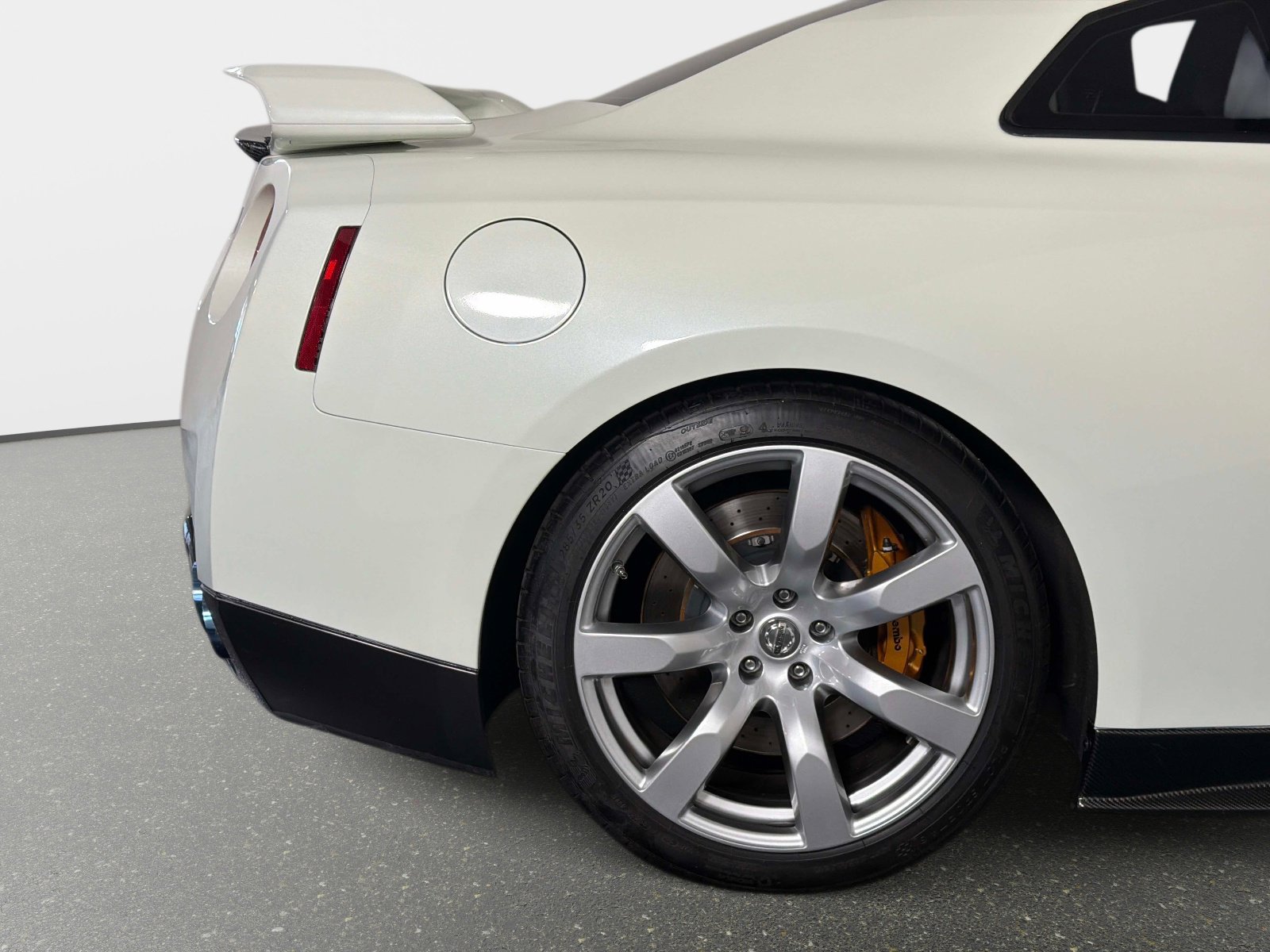 Used 2009 Nissan GT-R Premium AWD/4WD image 19