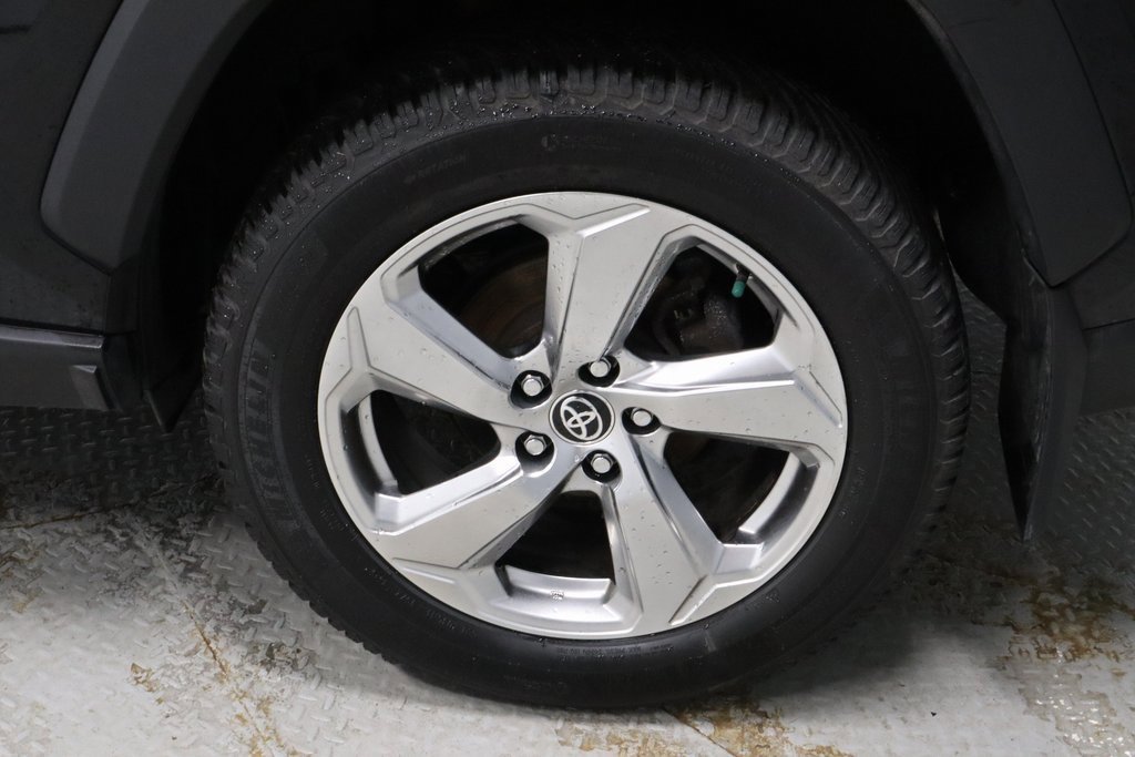 Used 2020 Toyota RAV4 Limited image 19