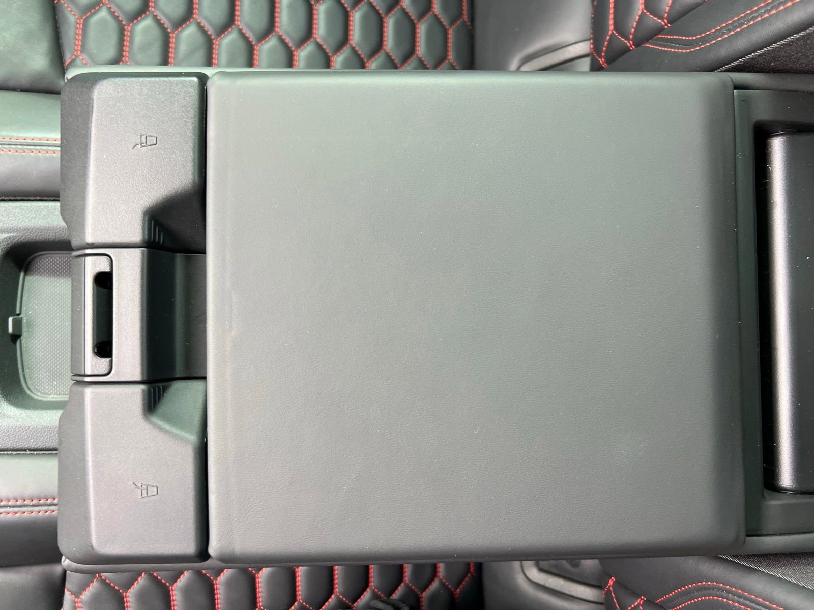 Used 2019 Audi RS 5 w/ Black Optic Carbon Package image 38