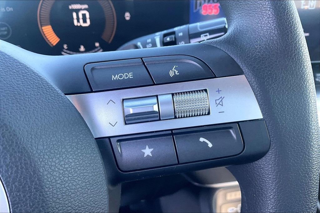 Used 2024 Hyundai Kona SE FWD image 14