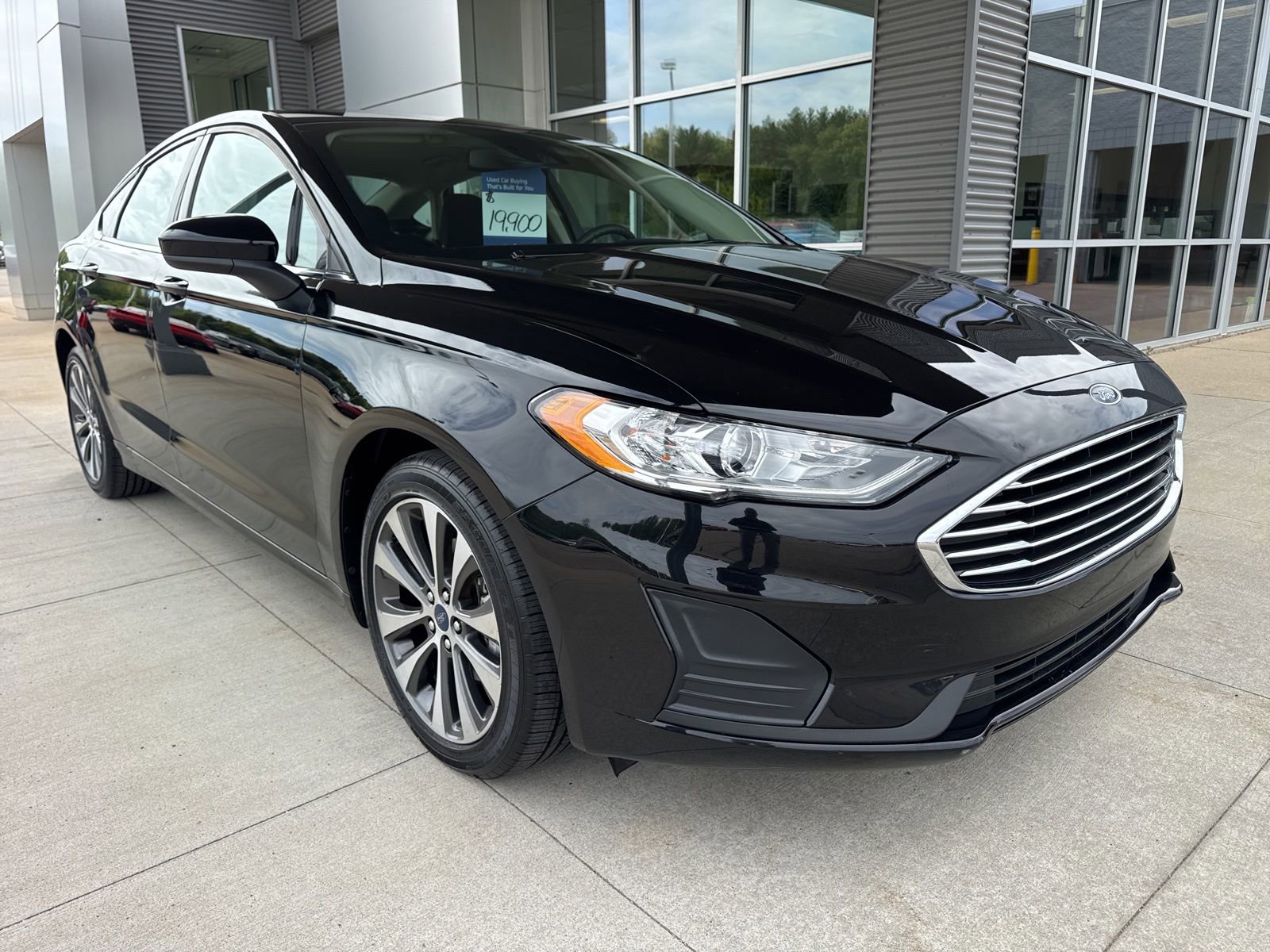 Used 2020 Ford Fusion SE AWD/4WD image 10