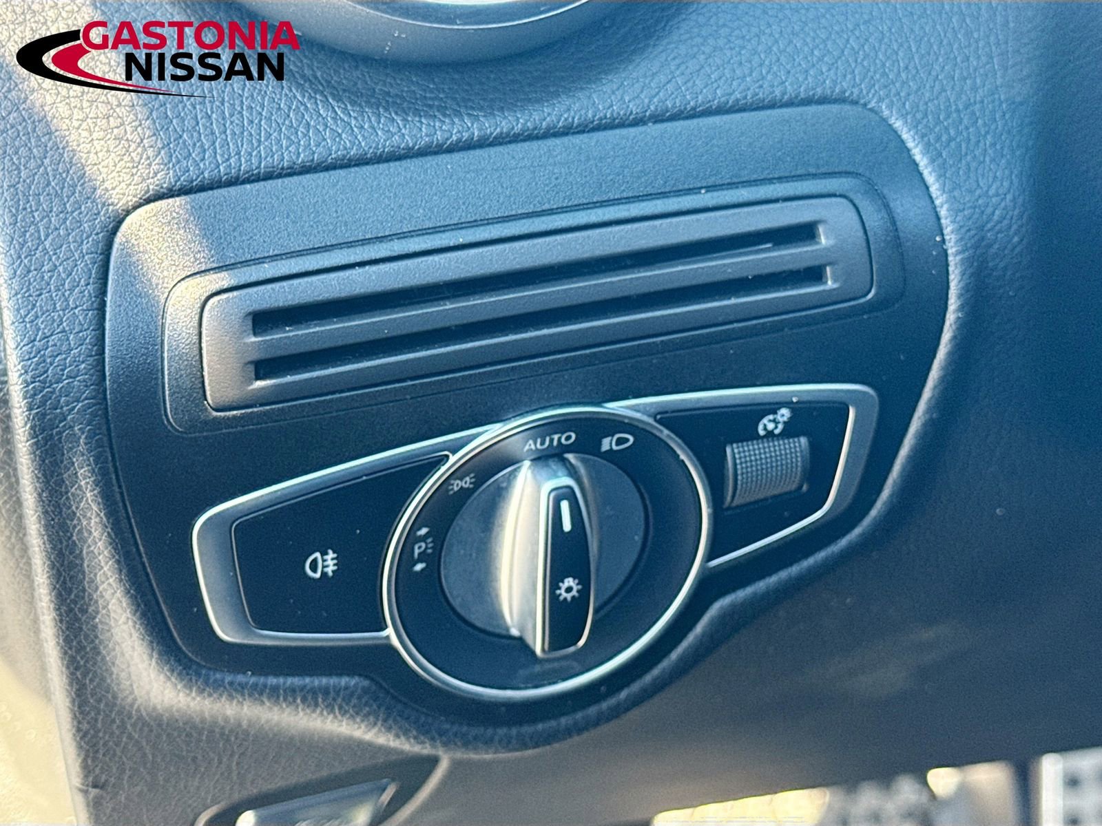 Used 2022 Mercedes-Benz GLC 300 GLC 300 image 13