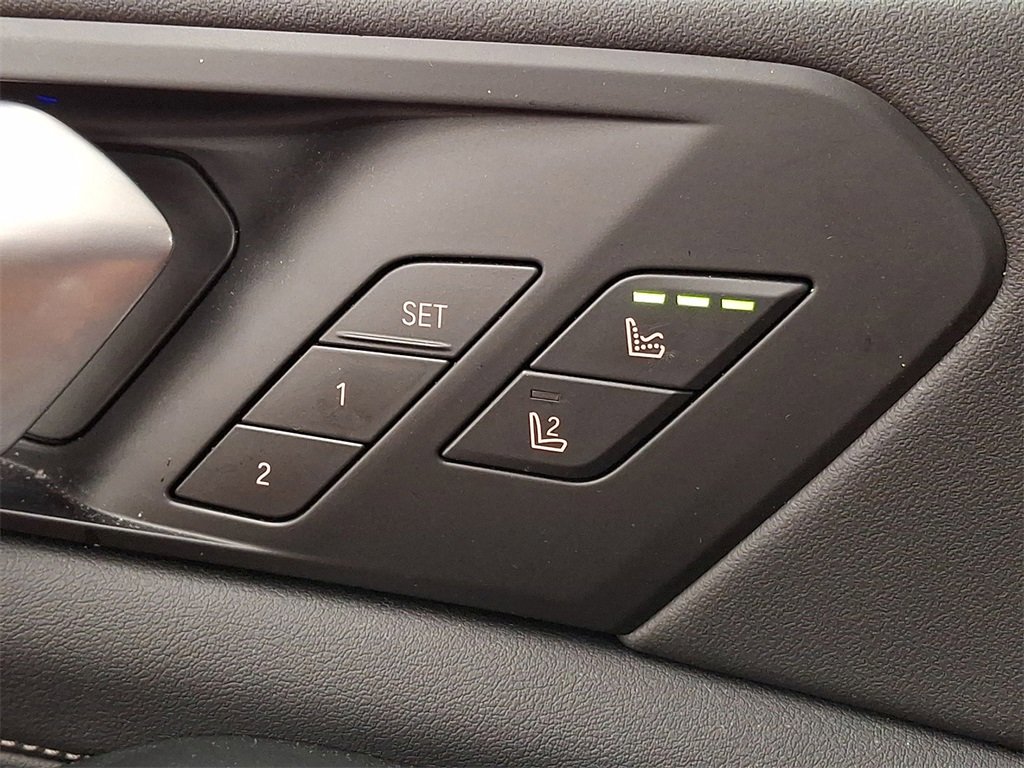 Used 2025 BMW X5 M60i w/ Executive Package image 23