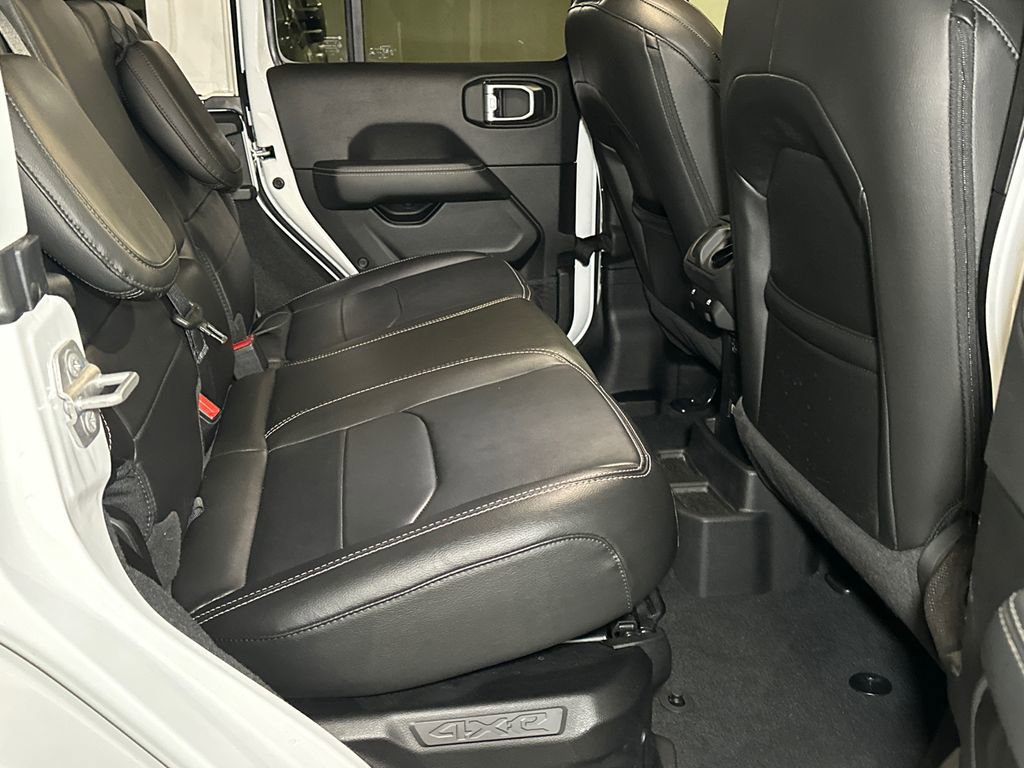 Used 2022 Jeep Wrangler Unlimited Sahara w/ Cold Weather Group image 14