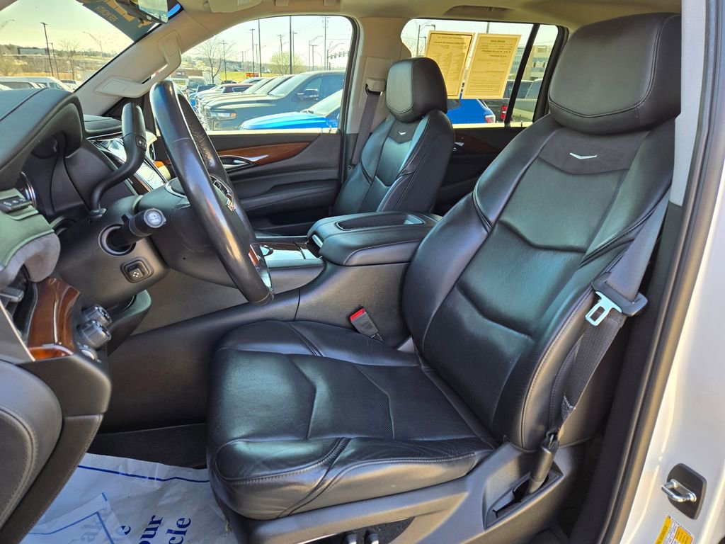 Used 2018 Cadillac Escalade ESV Premium Luxury image 18