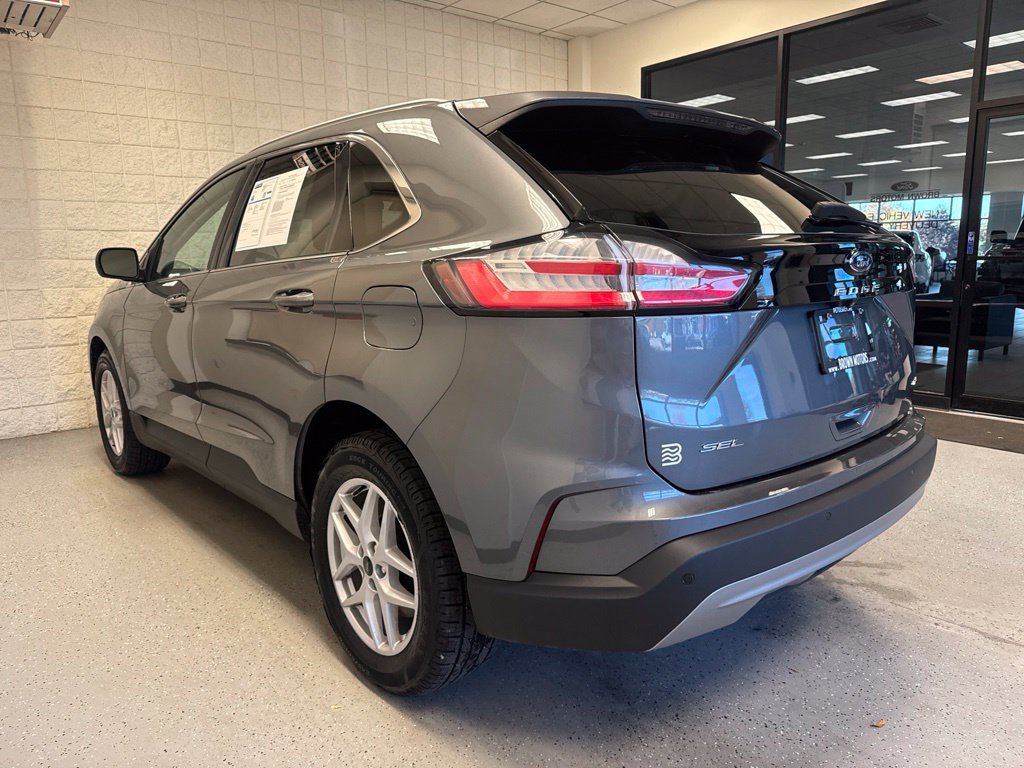 Used 2024 Ford Edge SEL w/ Convenience Package AWD/4WD image 3