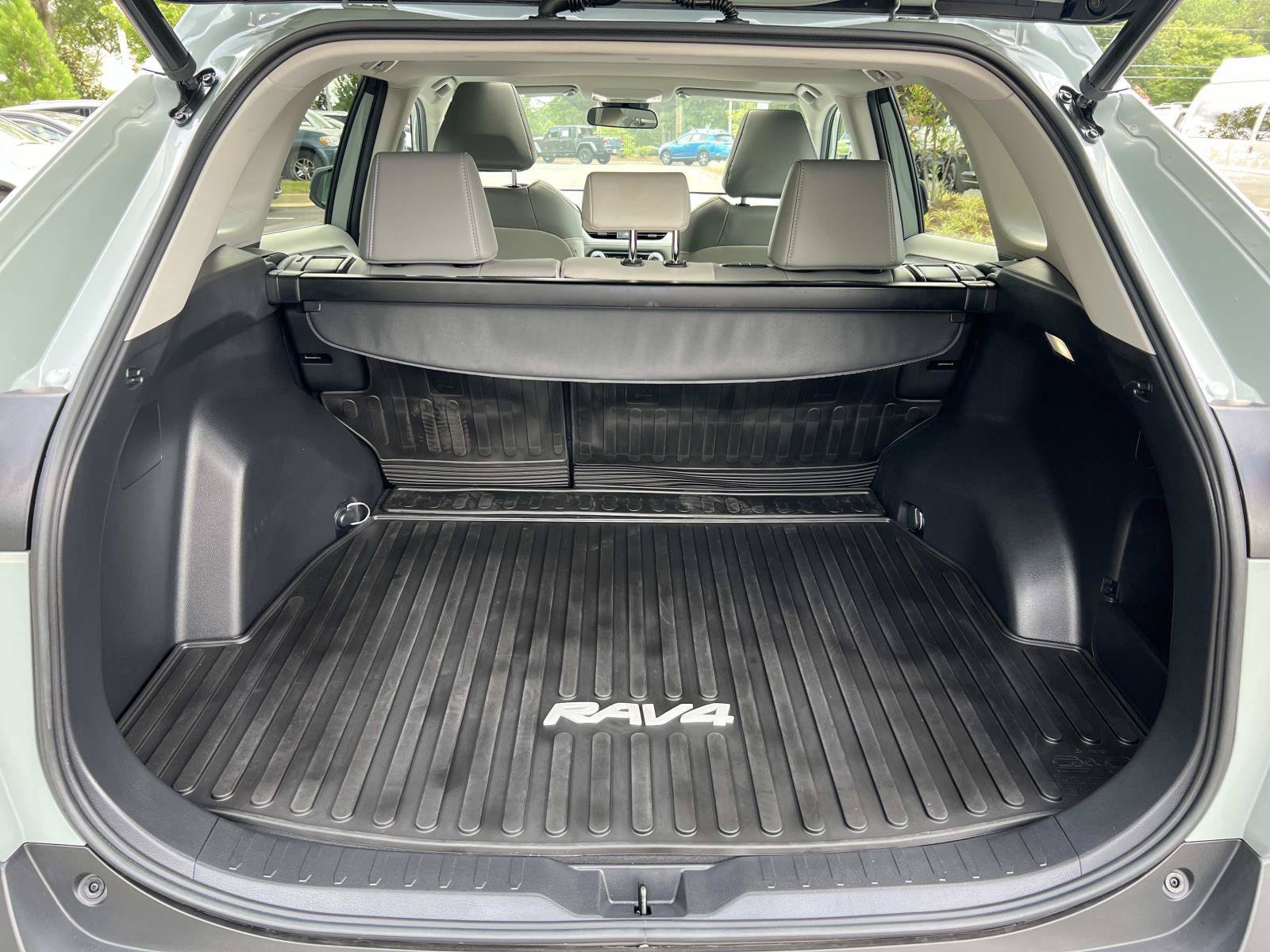 Used 2022 Toyota RAV4 XLE Premium FWD image 18