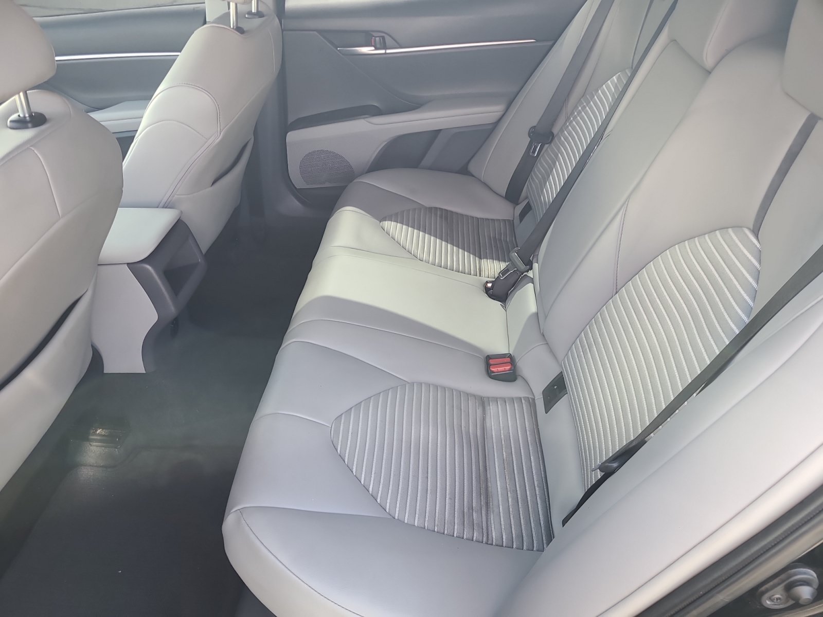 Used 2024 Toyota Camry SE FWD image 17