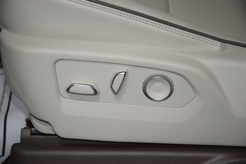 Used 2024 GMC Yukon Denali AWD/4WD image 42