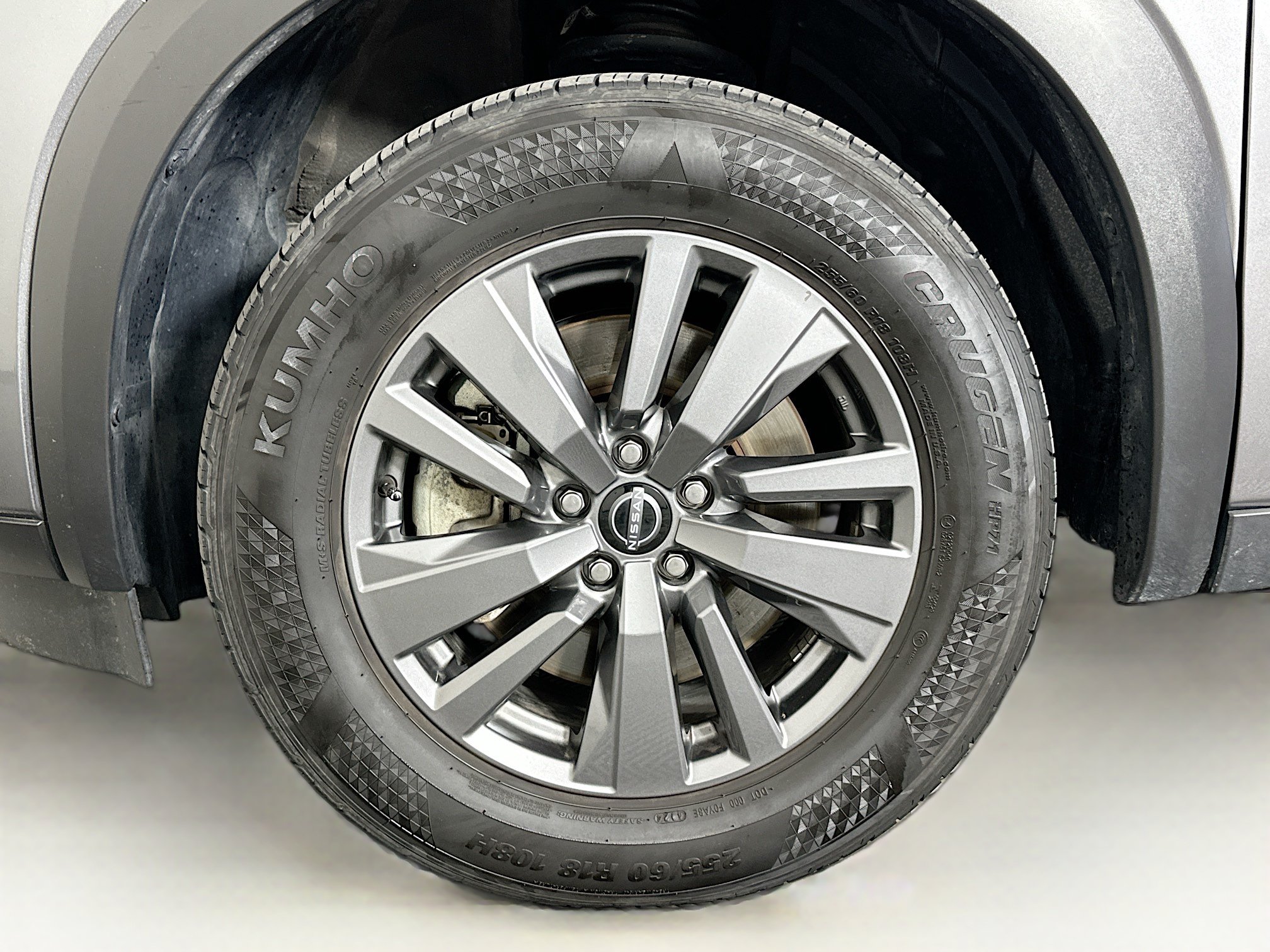 Used 2025 Nissan Pathfinder SV FWD image 11