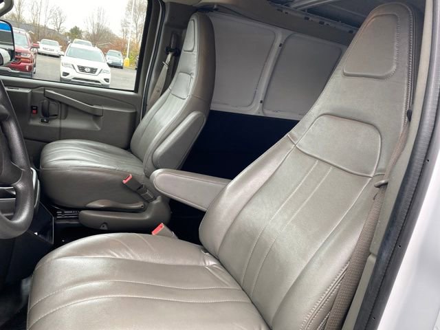 Used 2024 GMC Savana 2500 Extended w/ Driver Convenience Package image 14