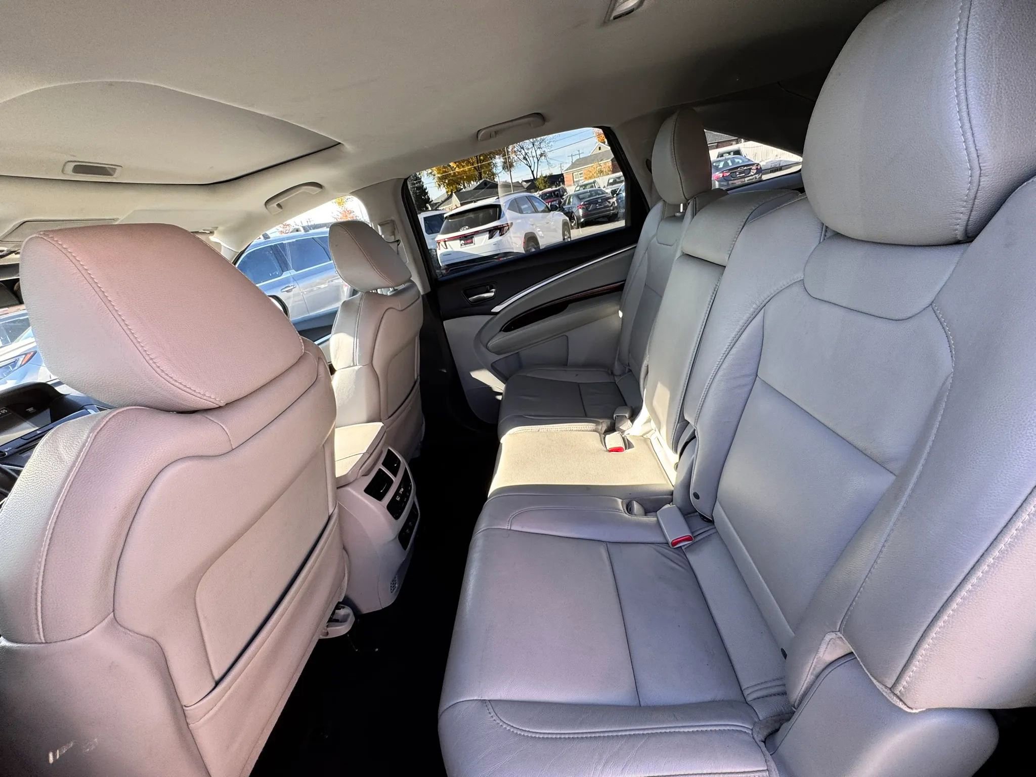 Used 2020 Acura MDX SH-AWD image 25