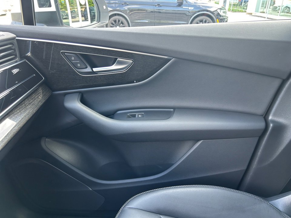 Used 2025 Audi Q7 2.0T Premium image 29