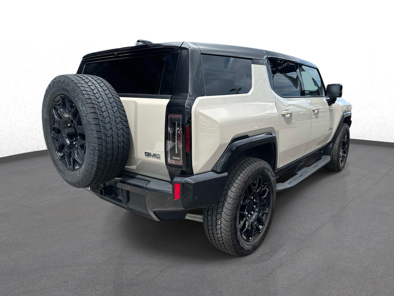 Used 2026 GMC Hummer EV SUV AWD/4WD image 3