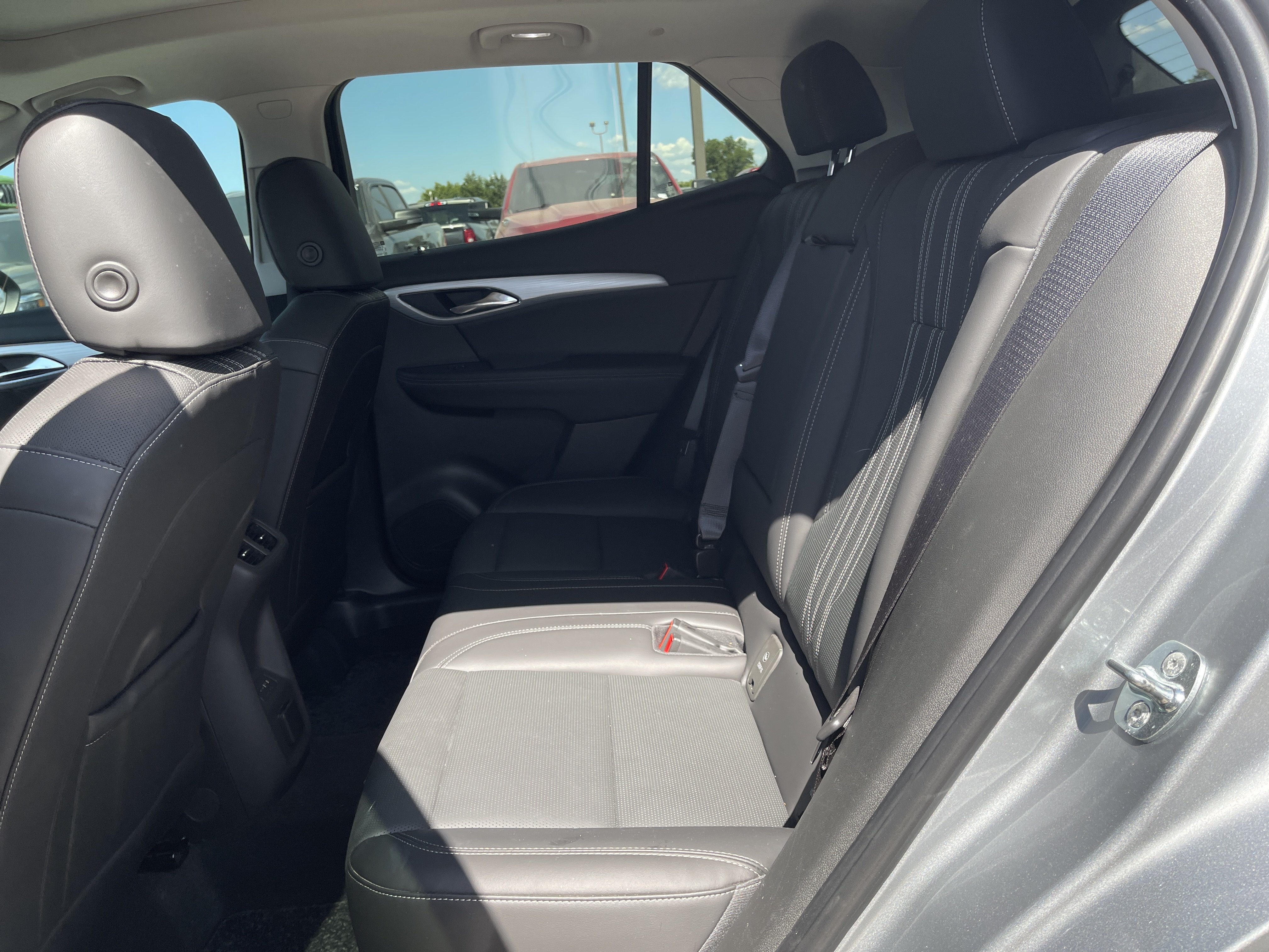 Used 2024 Buick Envision Avenir AWD/4WD image 37