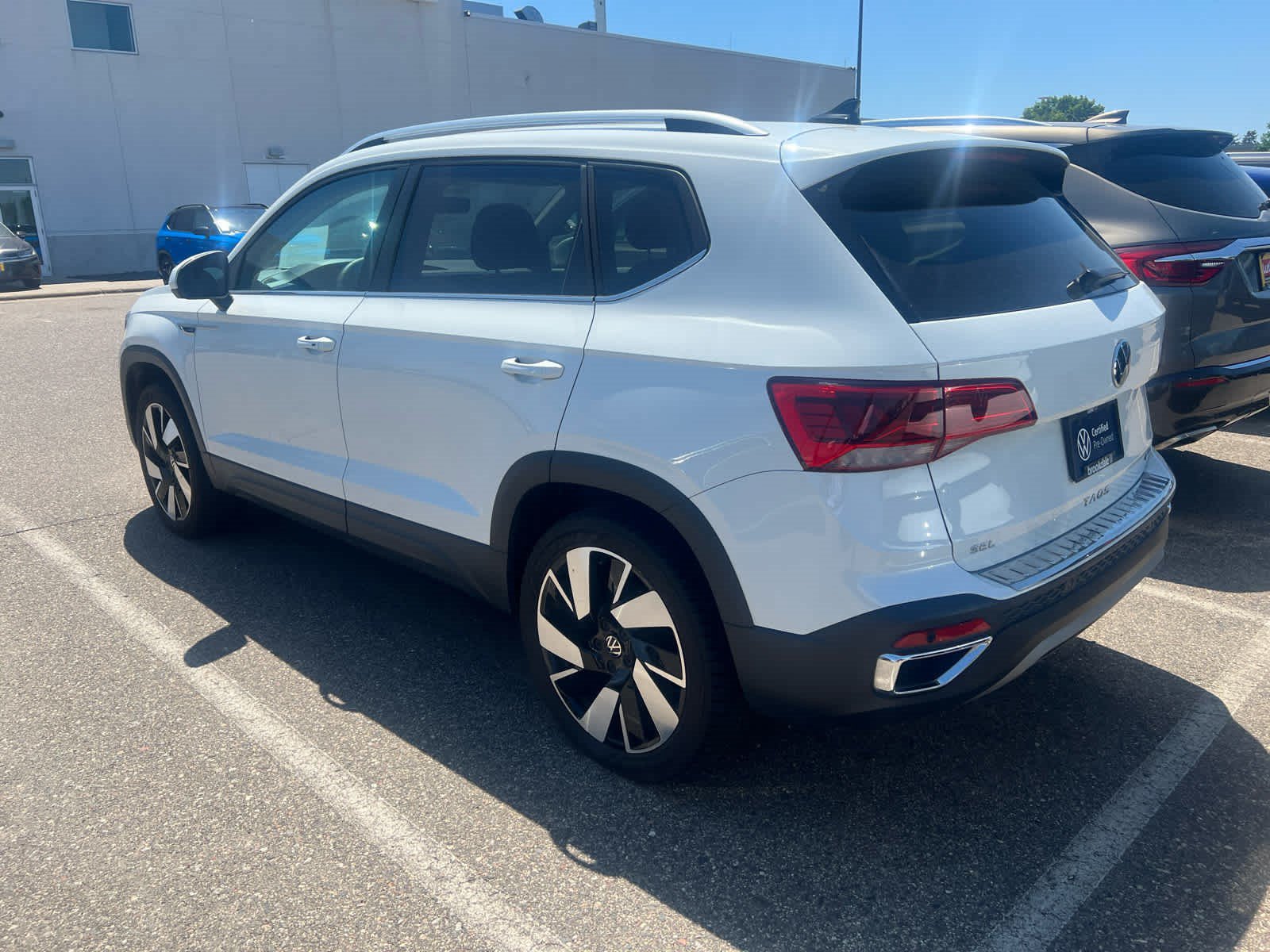 Certified 2023 Volkswagen Taos SEL AWD/4WD image 4