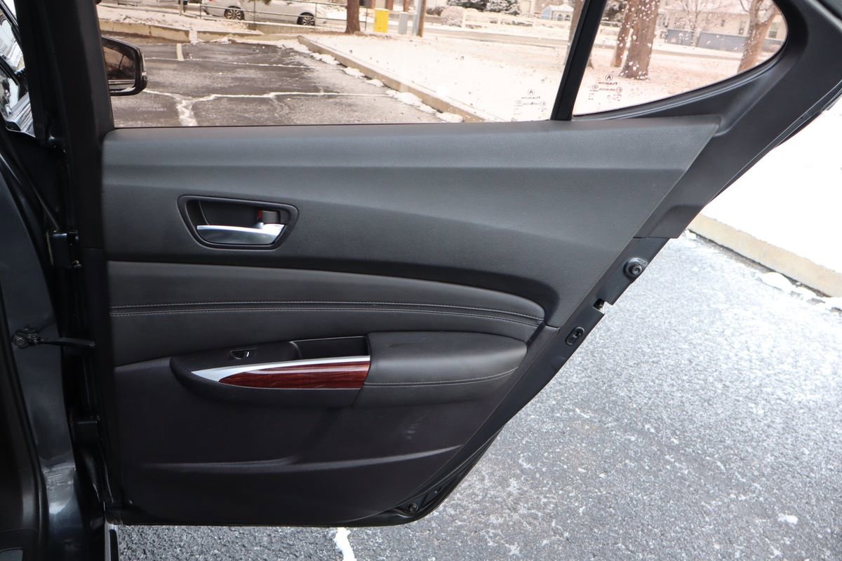 Used 2015 Acura TLX FWD image 25