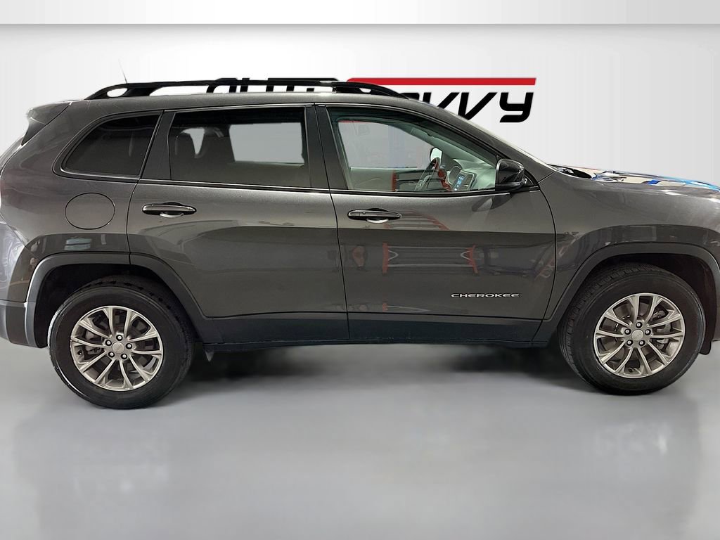 Used 2022 Jeep Cherokee Latitude Lux w/ Mopar Interior Package AWD/4WD image 8