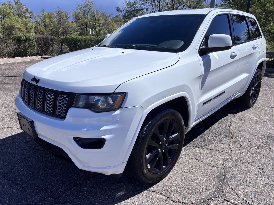 Used 2018 Jeep Grand Cherokee Altitude AWD/4WD image 7