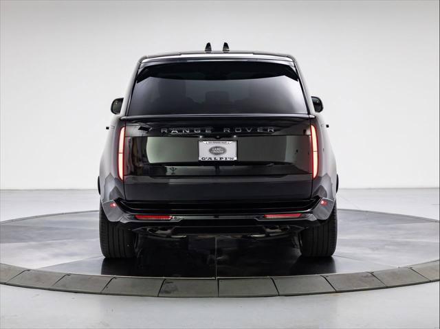 Used 2025 Land Rover Range Rover SE AWD/4WD image 4