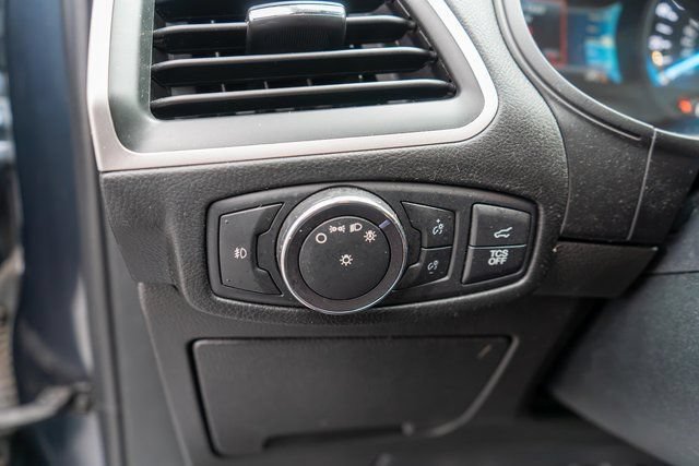 Used 2022 Ford Edge ST-Line w/ Cold Weather Package AWD/4WD image 21