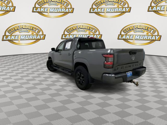 Used 2023 Nissan Frontier SV w/ Midnight Edition Package RWD image 9