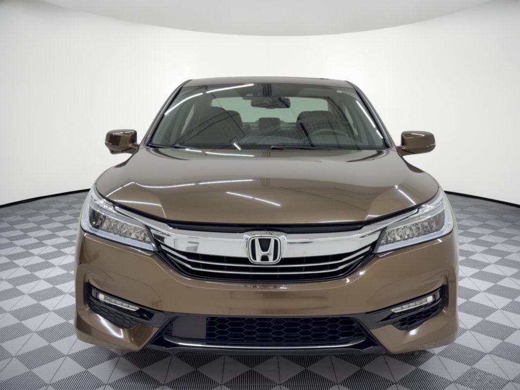 Used 2017 Honda Accord Touring image 6