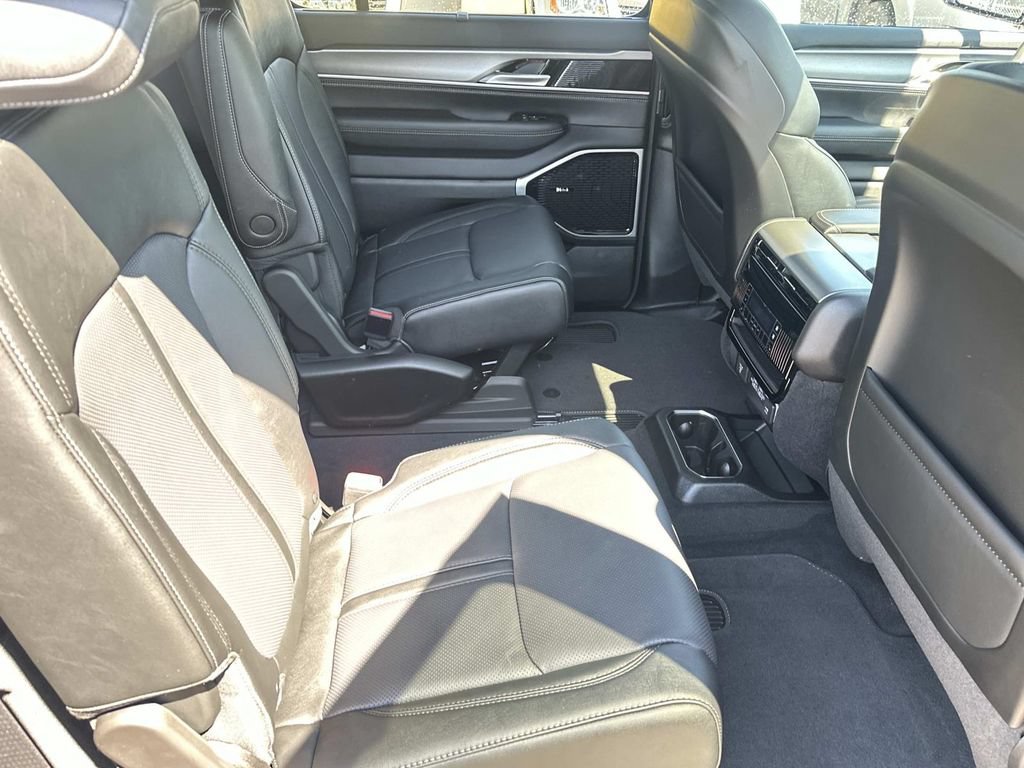 New 2026 Jeep Grand Wagoneer Limited AWD/4WD image 15