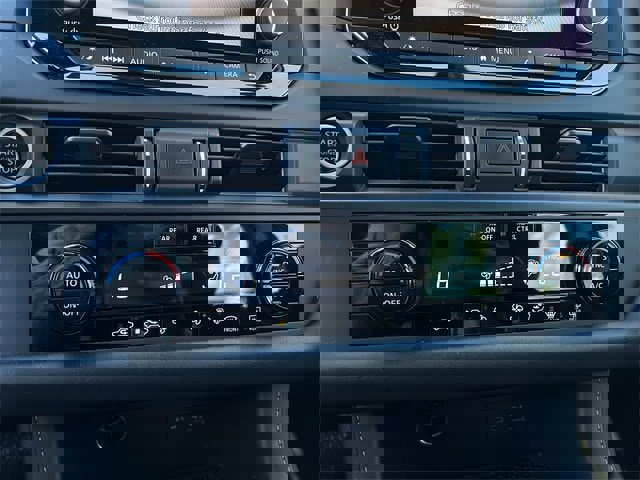 Used 2024 Nissan Pathfinder S image 20