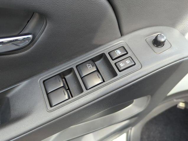 Certified 2025 Nissan Frontier SV w/ SV Convenience Package image 29