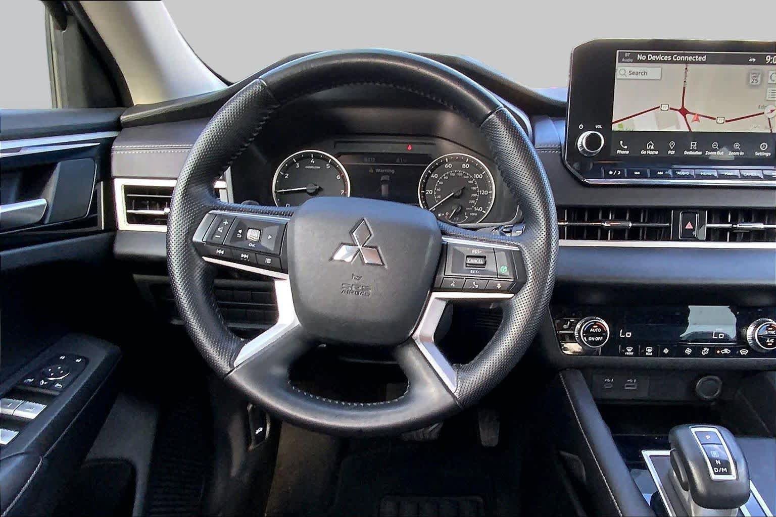 Used 2023 Mitsubishi Outlander SE AWD/4WD image 6