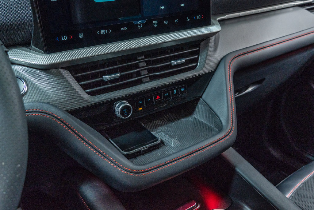 Used 2025 Ford Explorer ST w/ Sun And Sound Package AWD/4WD image 19