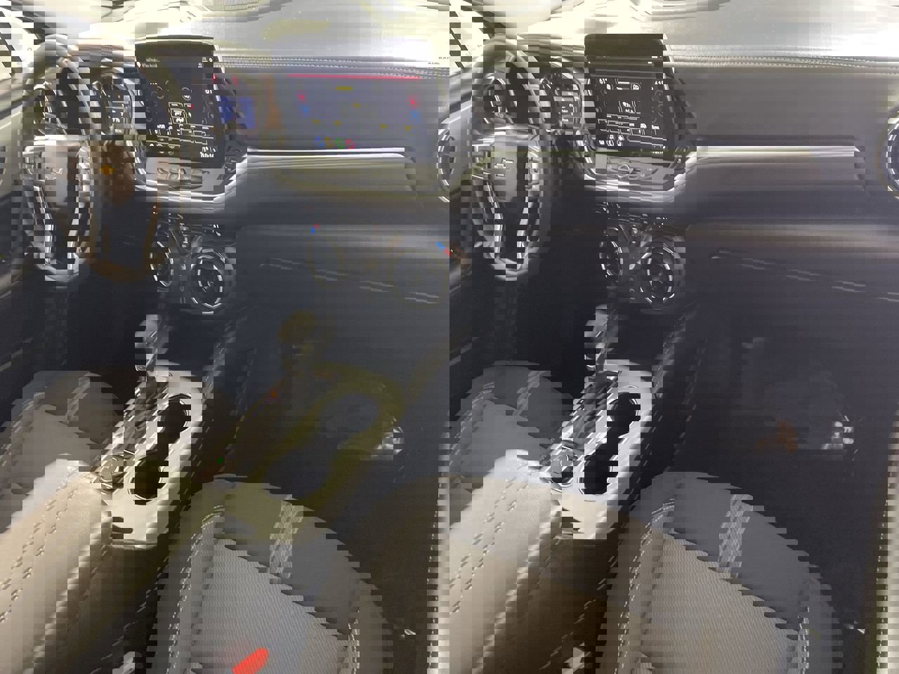 Used 2024 Chevrolet Blazer LT image 25