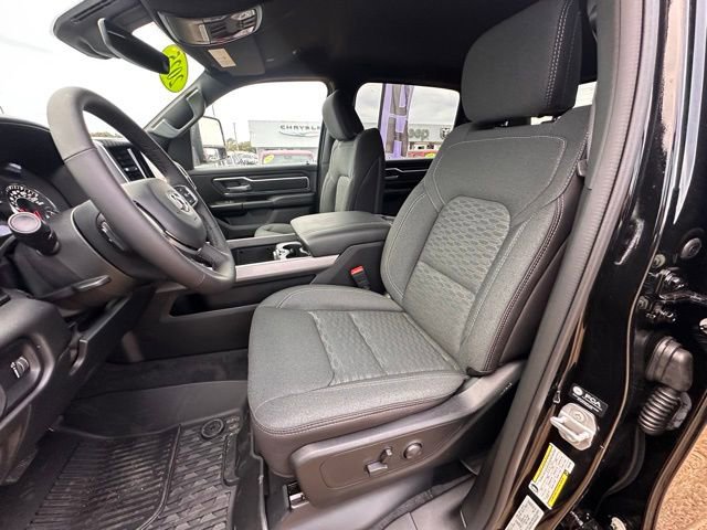 Used 2025 RAM 1500 Big Horn AWD/4WD image 9