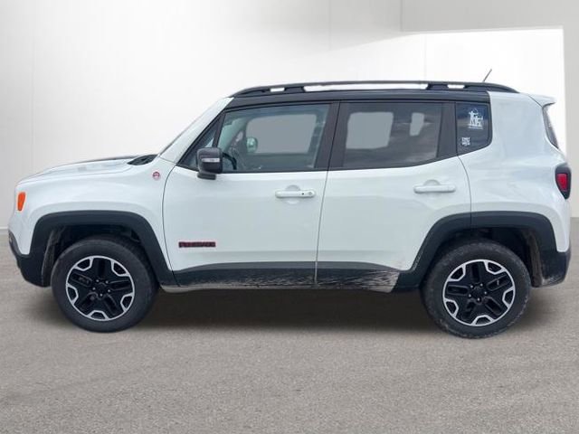 Used 2016 Jeep Renegade Trailhawk w/ Safety & Security Group image 10