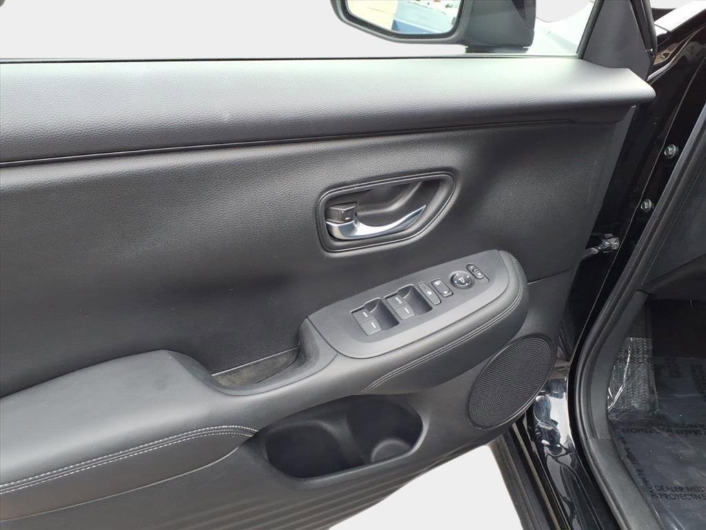 Used 2023 Honda HR-V LX image 7