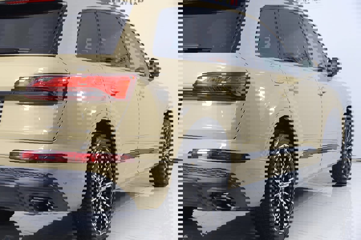 Used 2025 Audi Q7 2.0T Premium Plus w/ Premium Plus Package image 45