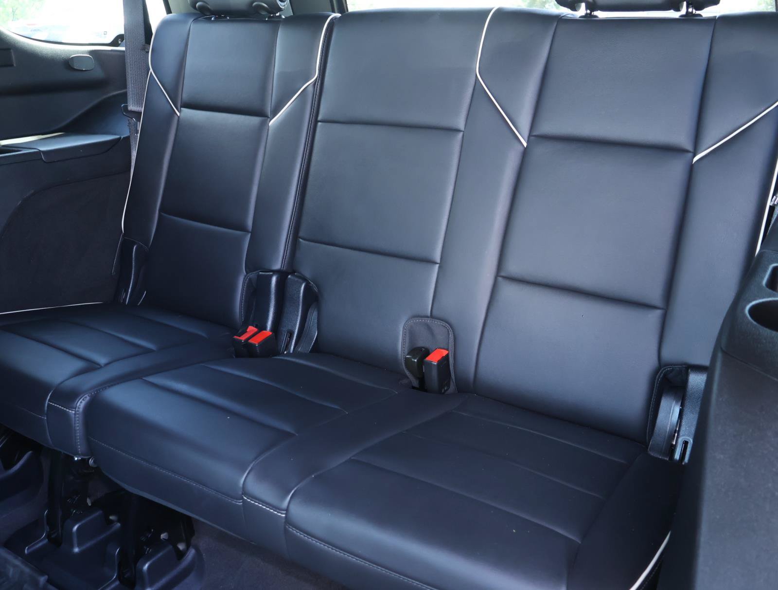 Used 2023 Cadillac Escalade Premium Luxury RWD image 28